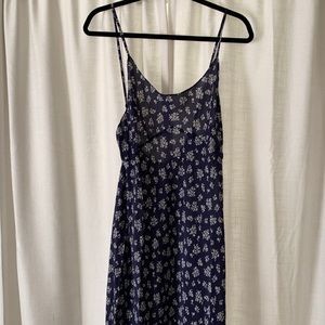 NWT Realisation Par "The Iggy" Saffron Blue Floral Dress ☁️